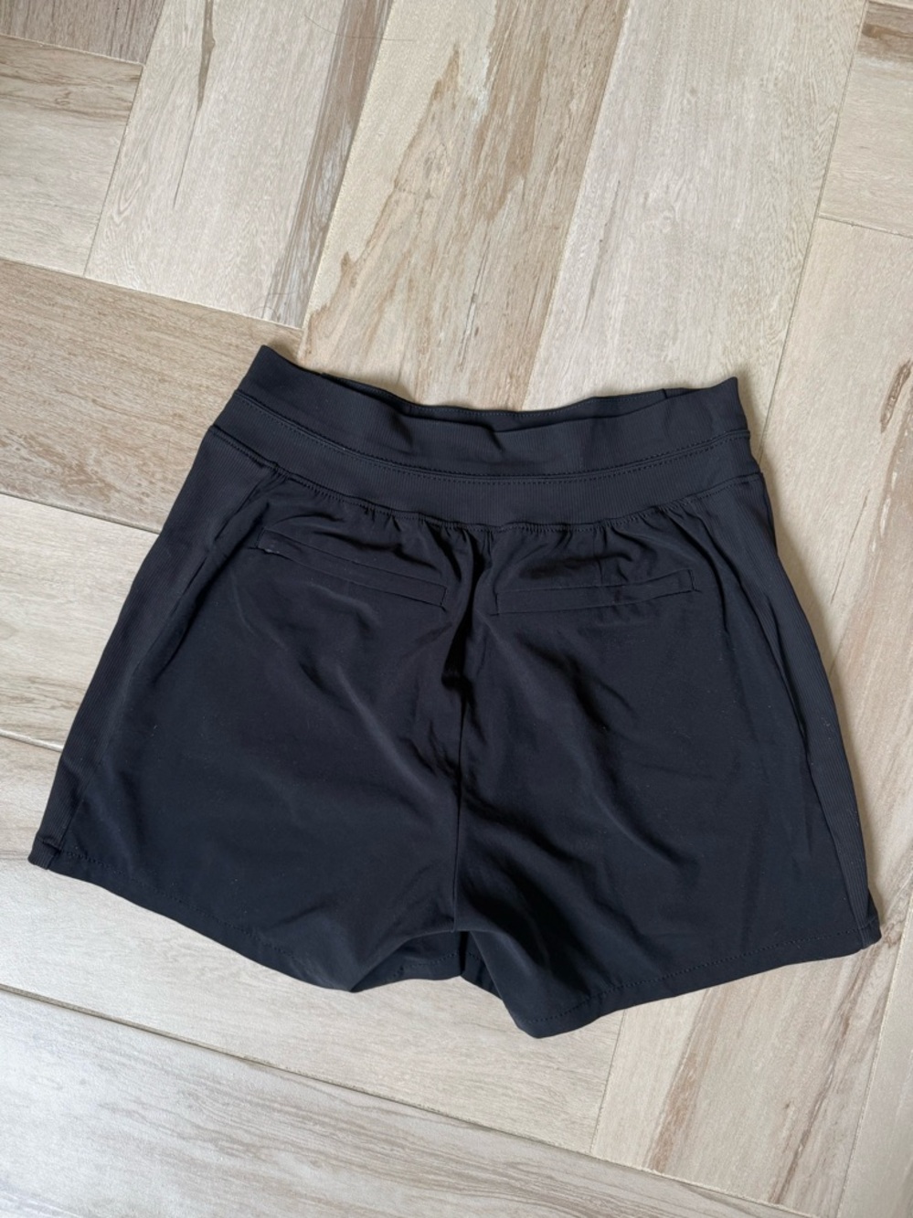 Athleta Brooklyn Shorts - Black sz 2 - Picture 4 of 7